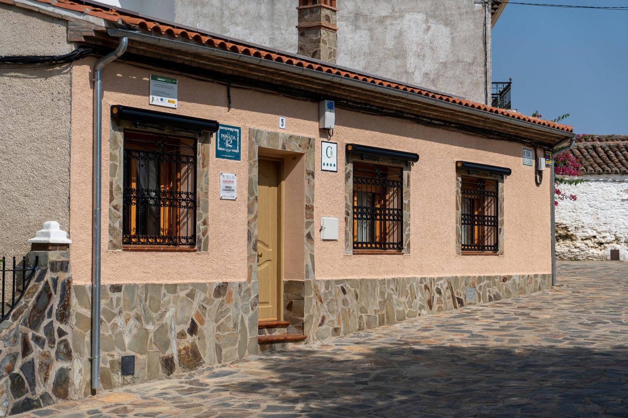Casa Rural La Posada Del 42 Carrascalejo Екстер'єр фото